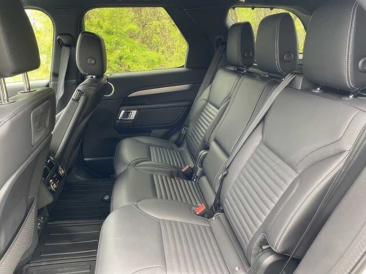 2023 Land Rover Discovery P360 S R-Dynamic