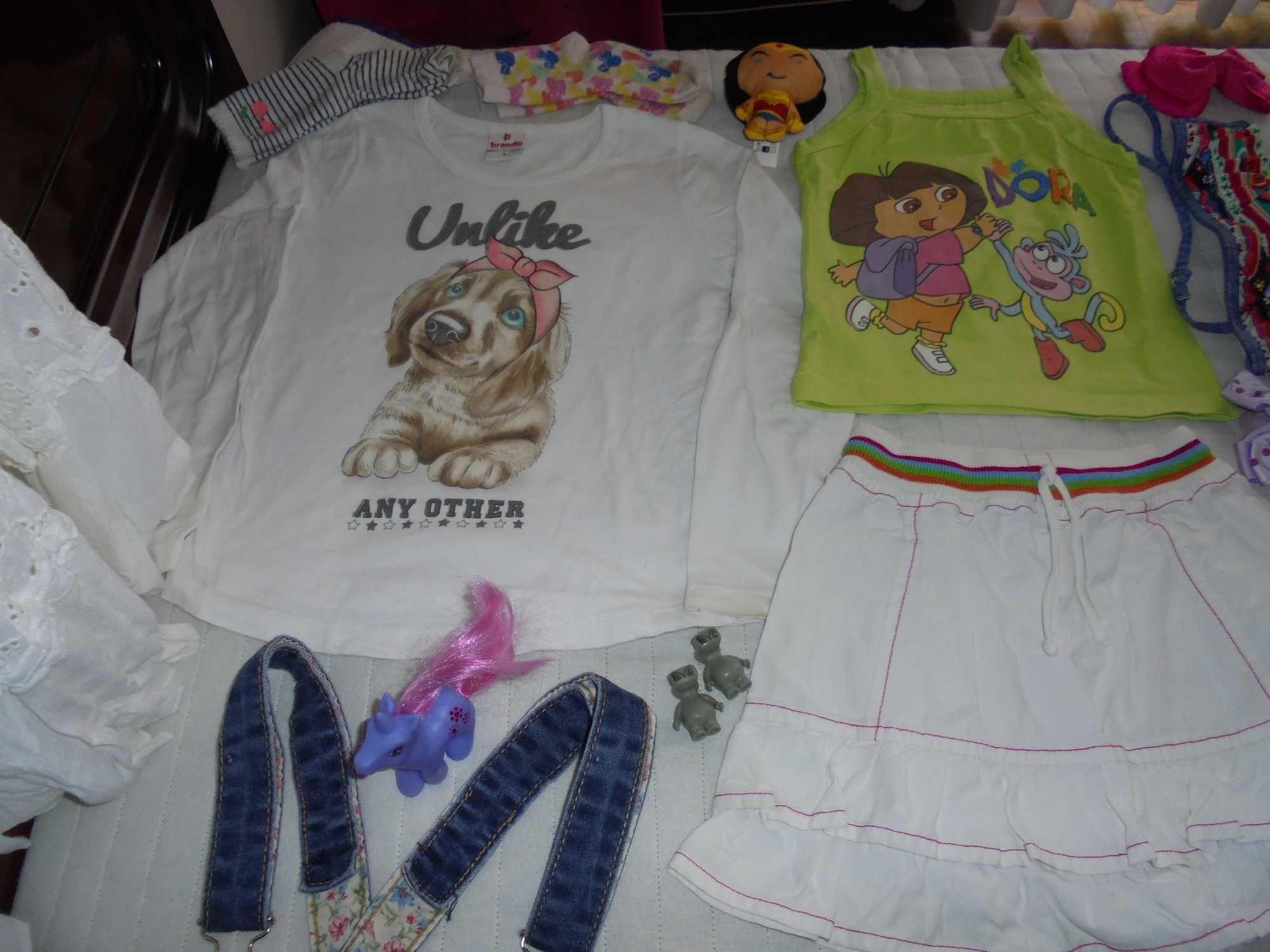lote de roupa de menina a boneca
