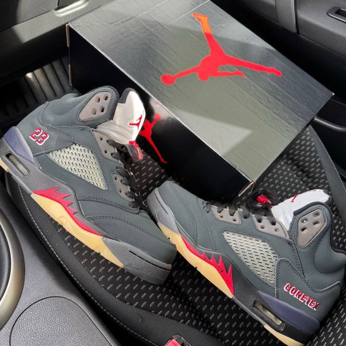 Чоловічі кросівки Air Jordan 5 retro black red winter зима Gore Tex