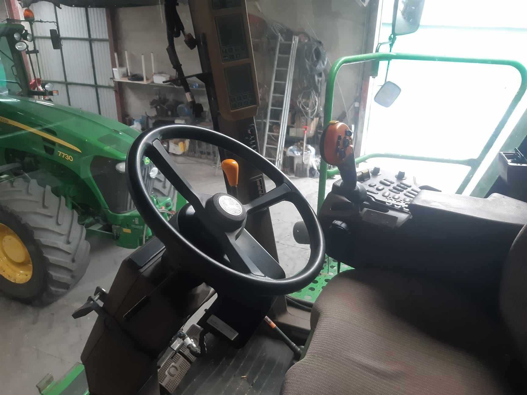 kombajn john deere W650