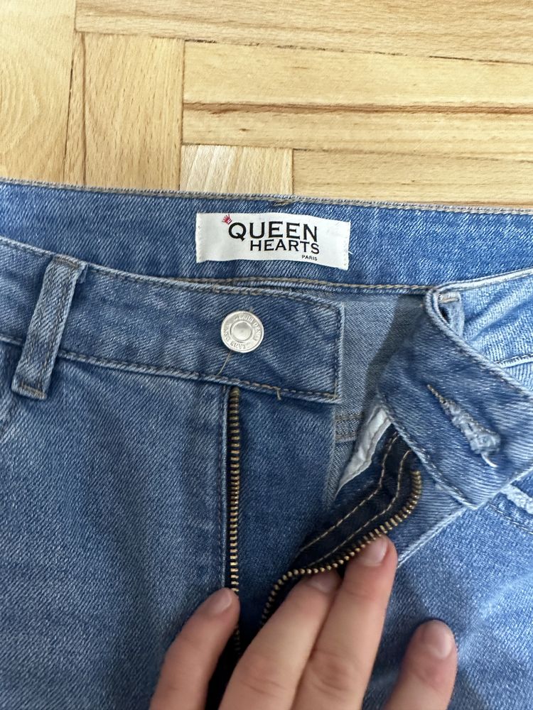 Продам дуже гарні джинси бренду «Queen Heatrs»
