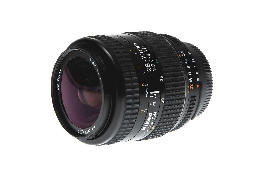 Nikon AF Nikkor 28-70 mm 1:3.5-4.5 D Macro idealny kompaktowy zoom