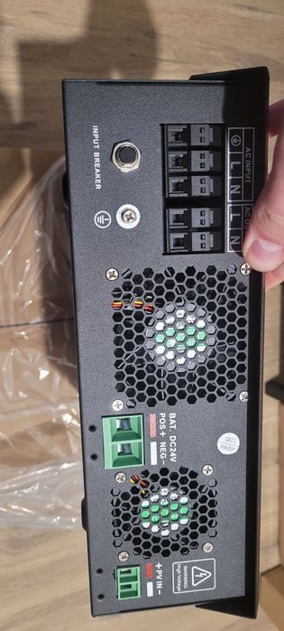 Продам гібридний інвертор сонячний на 3 квт