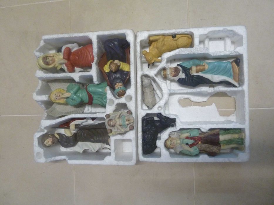 Presépio de Natal em Porcelana - Figuras de 20 cm