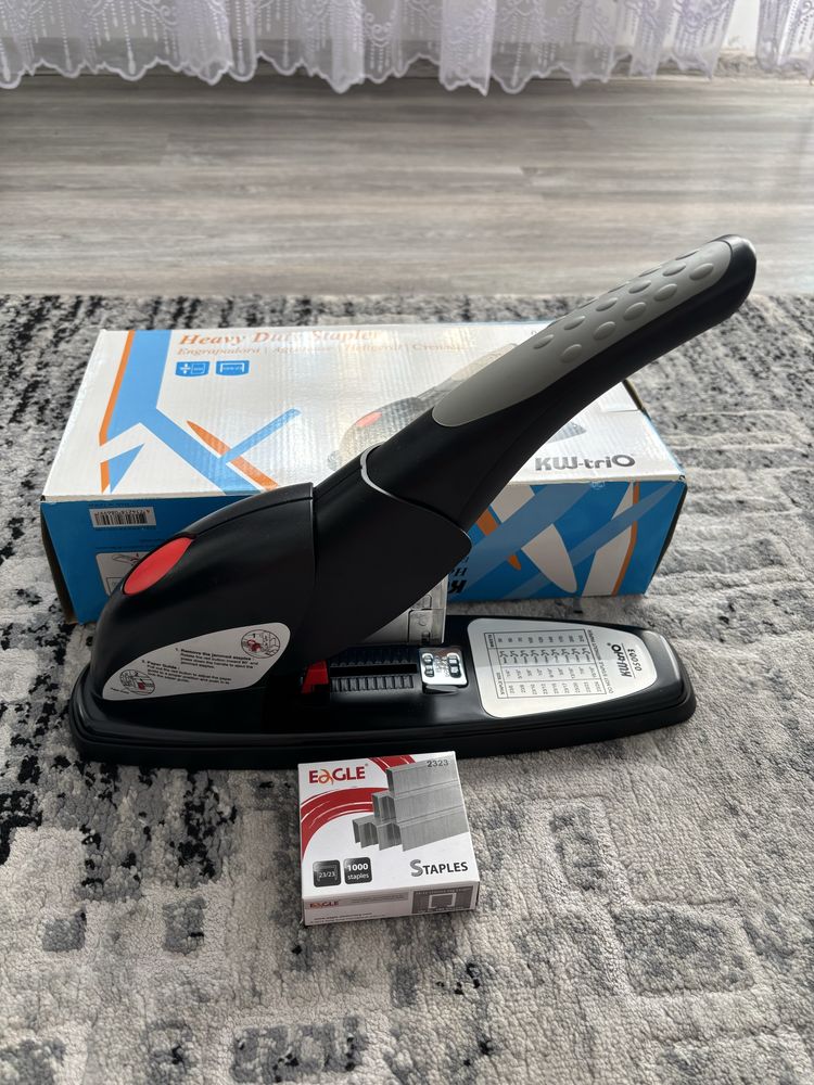 Zszywacz ciężki kwtrio lever-tech- na 200 kartek + zszywki gratis !!
