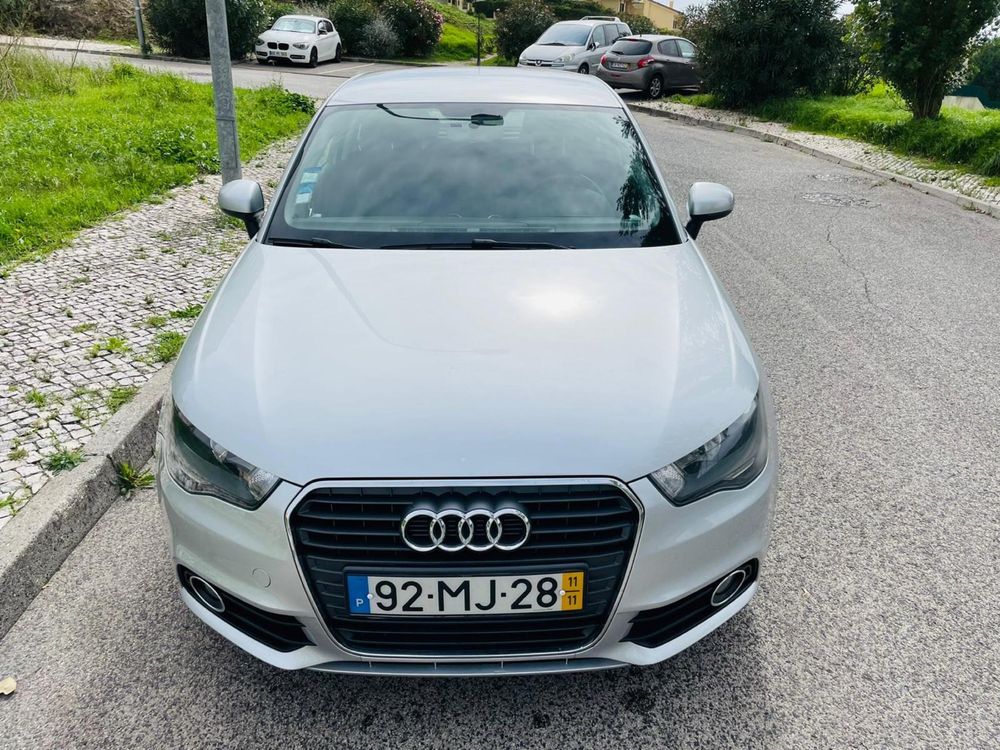 AUDI A1 1.6 TDI 105cv — 2011 | Prata metálico | 219.000km