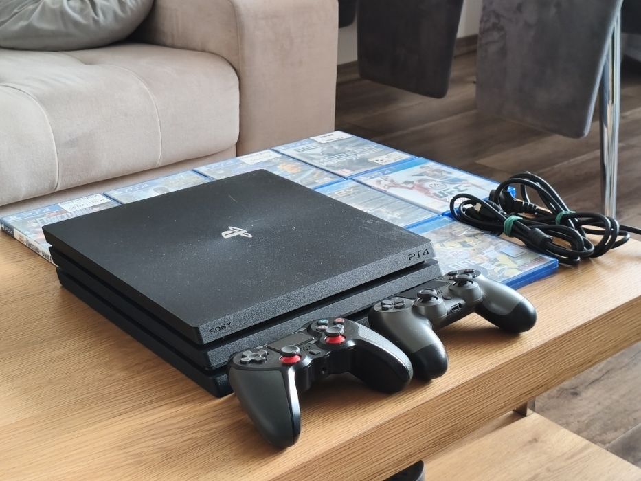 PlayStation 4 Pro 1TB | 2 Pady + Zestaw 9 gier
