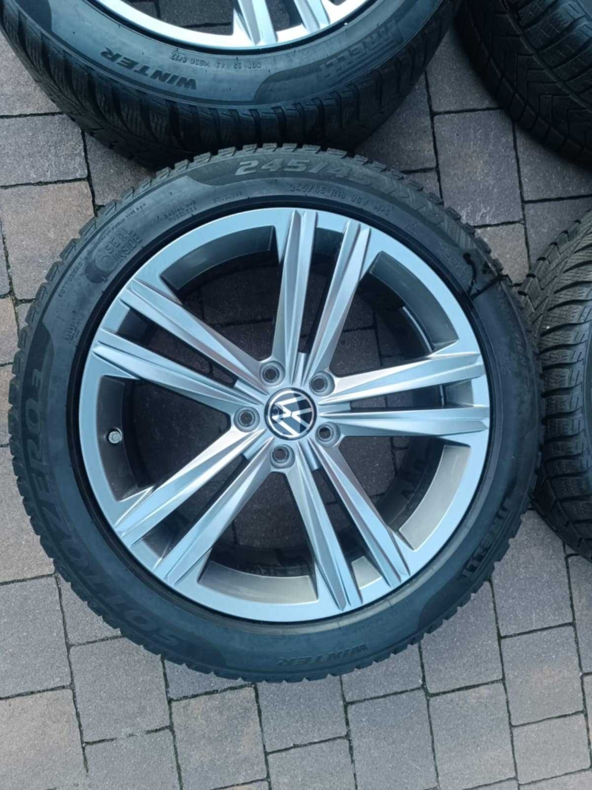 Komplet Passat B8/VW 3G opona Pirelli Sottozero 3 235/45 R18 DOT 0322