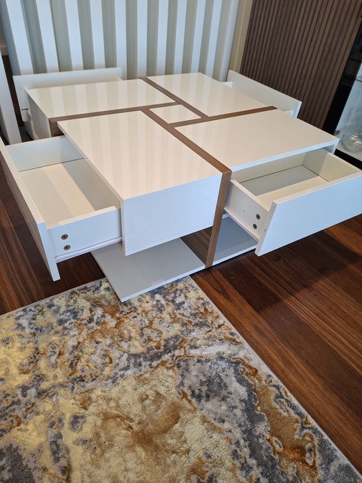 Mesa  quadrada de sala