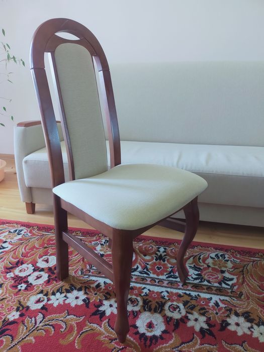 Sprzedam !!! 8 krzeseł do salonu