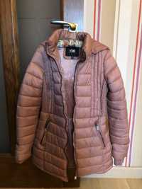 Продам куртку жіночу 
Весна / осінь 
Довжина 70 см.
Рукав 61 см.
Бедра