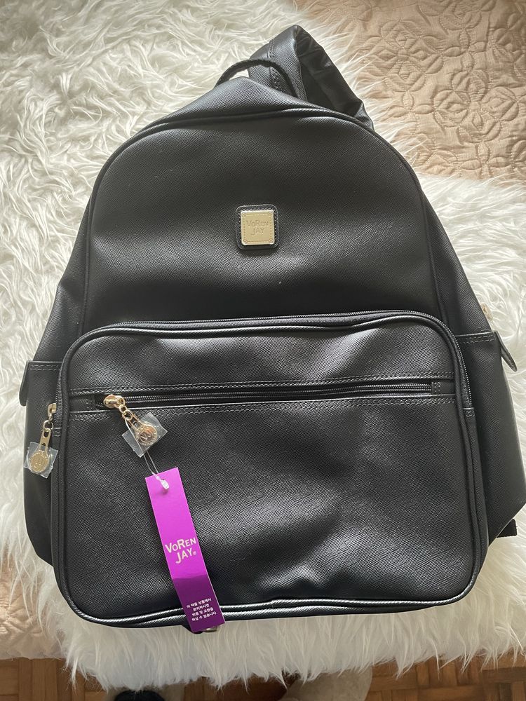Mochila preta média, nova