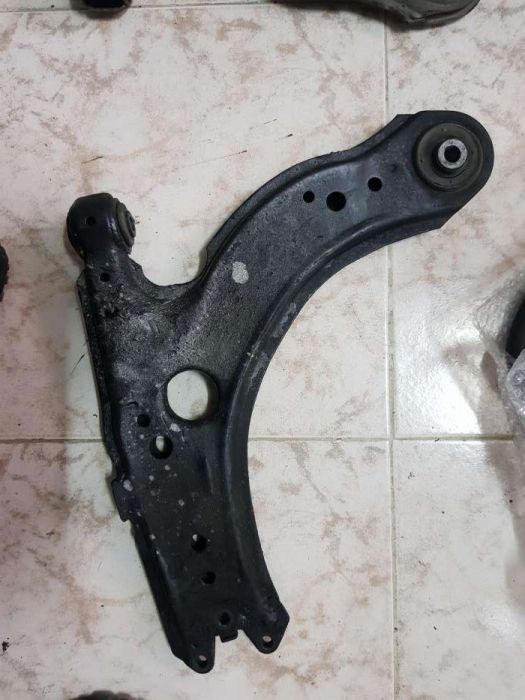 Vendo triangulo original audi a3 seat leon vw bora/ golf4