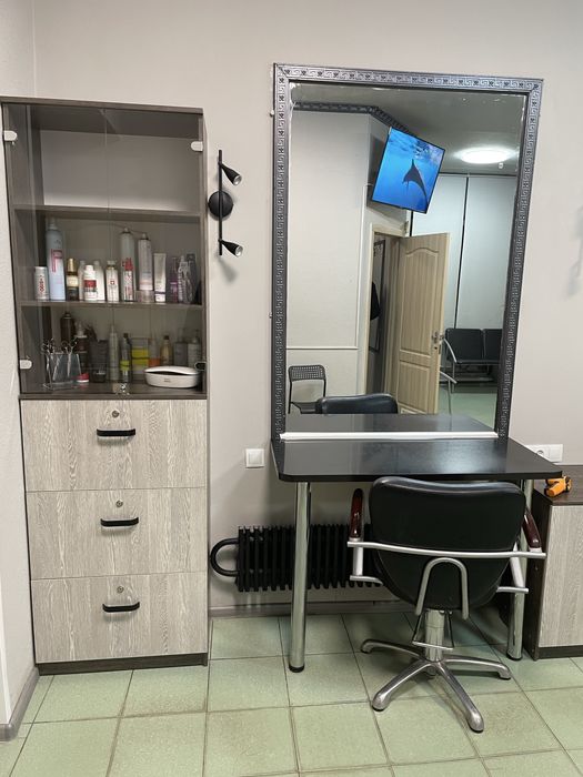 Здаю місце для перукаря!