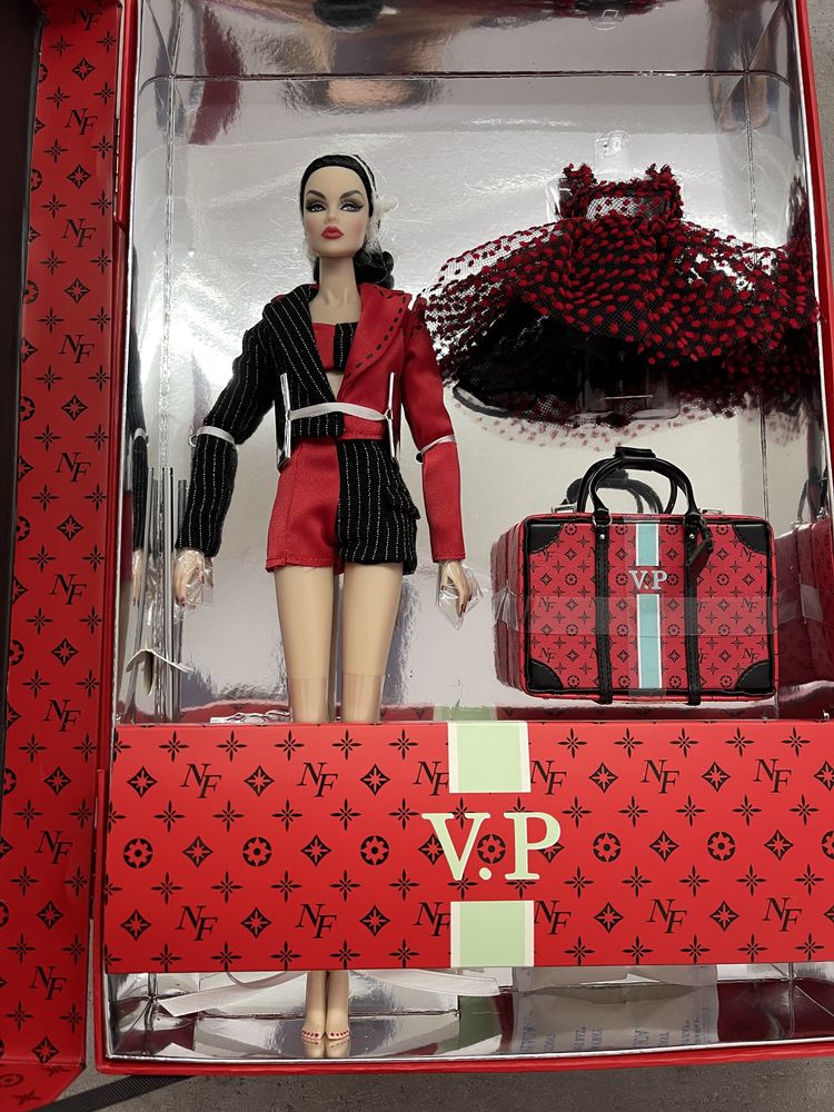 Коллекционная кукла Integrity Toys NU Face Violaine Perrin