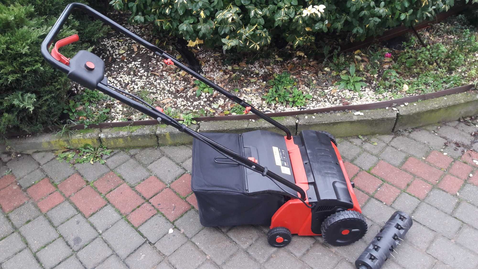 Wertykulator Matrix LSR  1400W 32cm 2 wałki oraz KOSZ FV