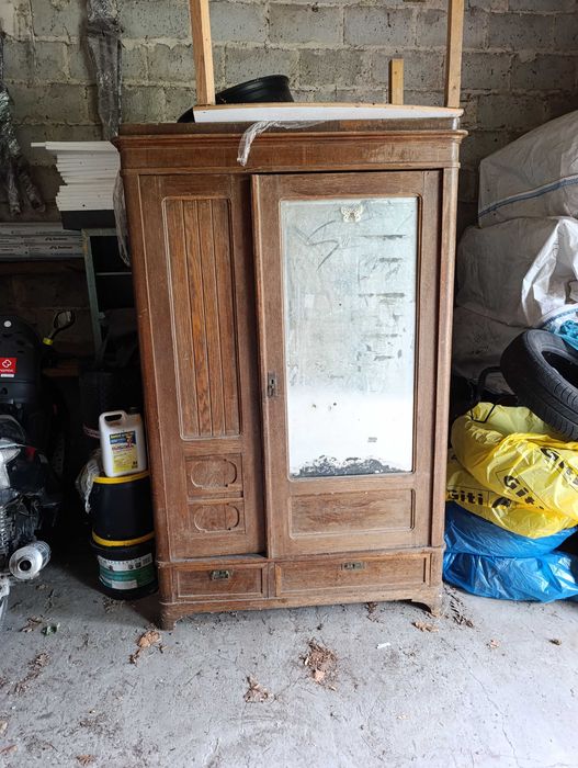 Stara szafa do renowacji z około 1910 roku.