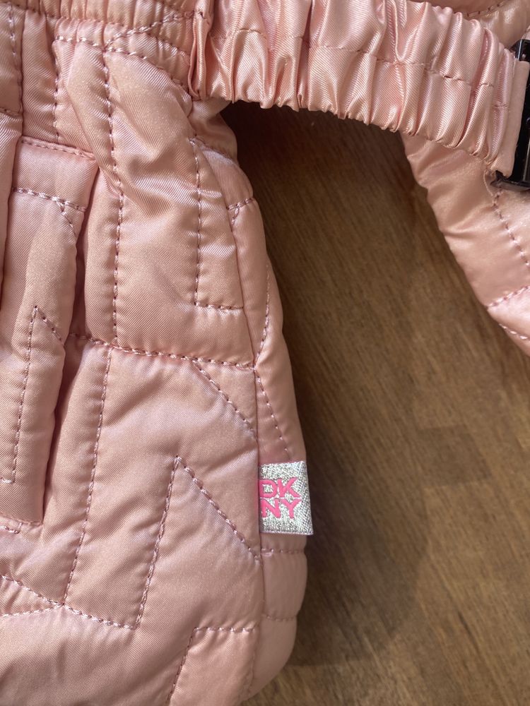 Детская куртка DKNY, брендовая оригинал, теплая на 9 месяцев