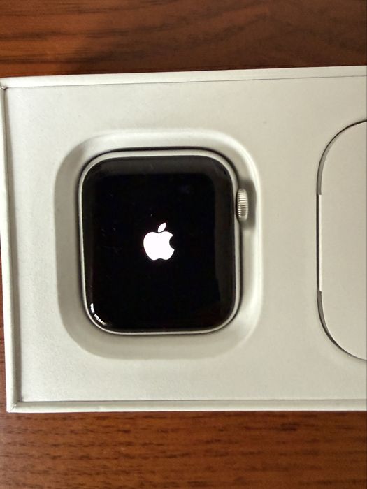 REZERWACJA Apple Watch SE 2 40 mm – Stan idealny + oryginalne pudełko