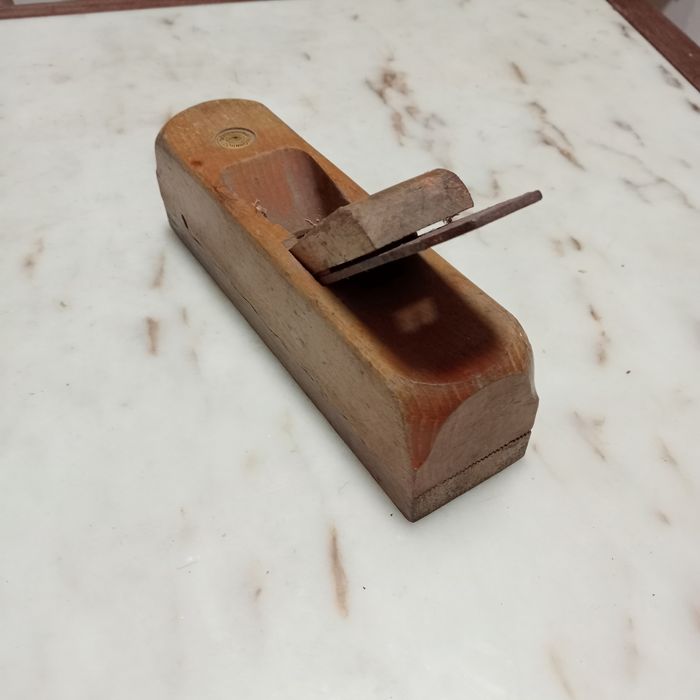 Plaina vintage.  Em madeira