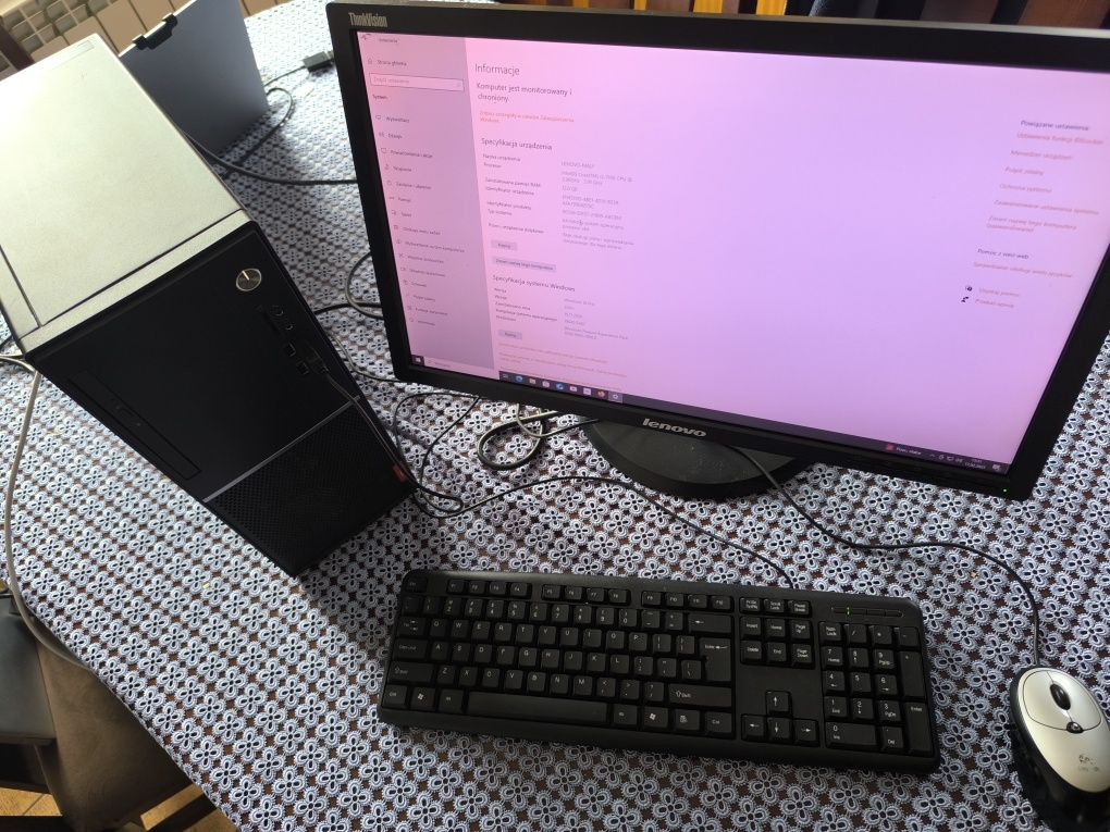 Komputer stacjonarny Lenovo plus monitor cały zestaw