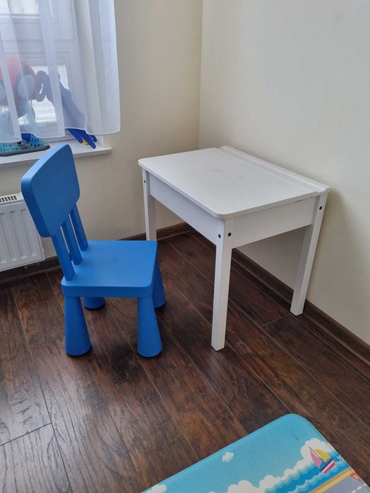 Biurko dla dziecka, białe drewniane Sundvik+Krzesełko dziecięce MAMMUT