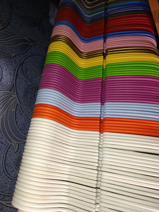 Тремпеля, вешалки, плечики