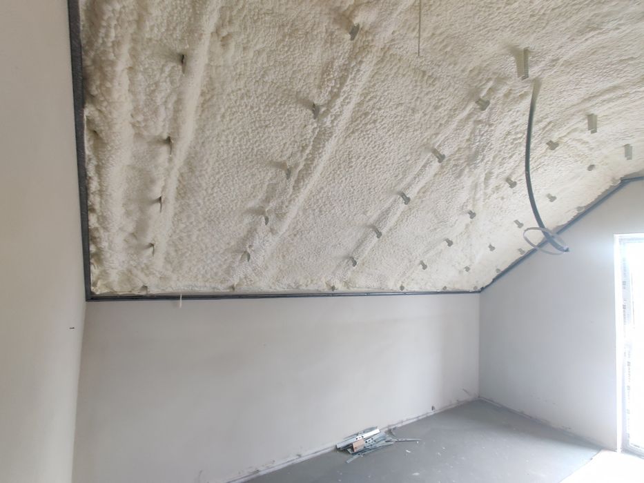 Izolacja Pianą PUR Poddasza Fundamenty Hale