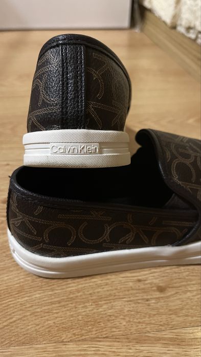Лофери Calvin Klein,MARREN2 код E0011, відмінний стан, 38р ,24см