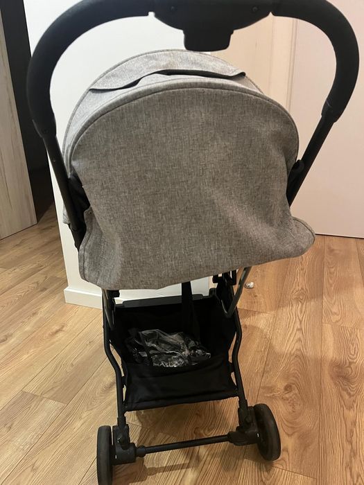 Carrinho de  bebé