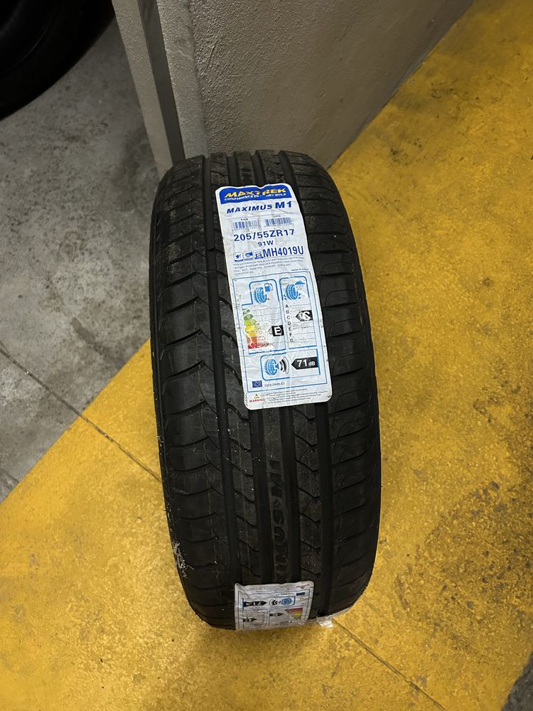 Maxtrek 205/55ZR17