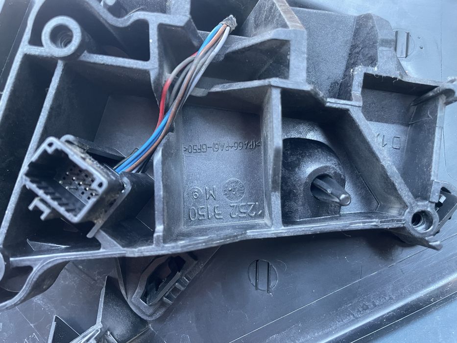 Дзеркало праве Рено Меган 3 / Renault Megane 3