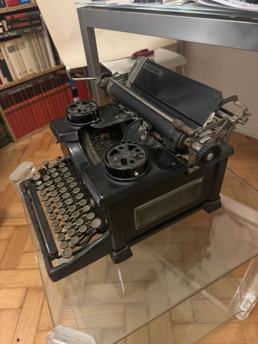 máquina de escrever antiga