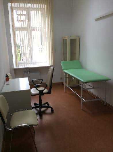 Leżanka medyczna metalowa  Norma mini - mało używana w stanie idealnym