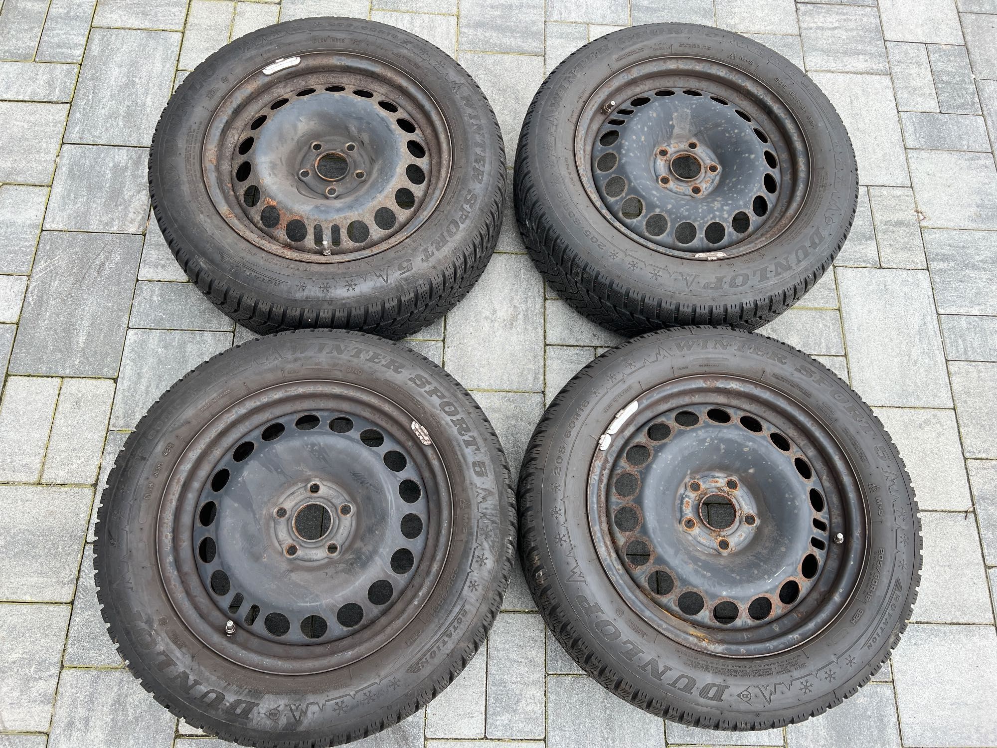 Koła zimowe Opel Astra J 5x105 205/60/R16 Dunlop 8mm