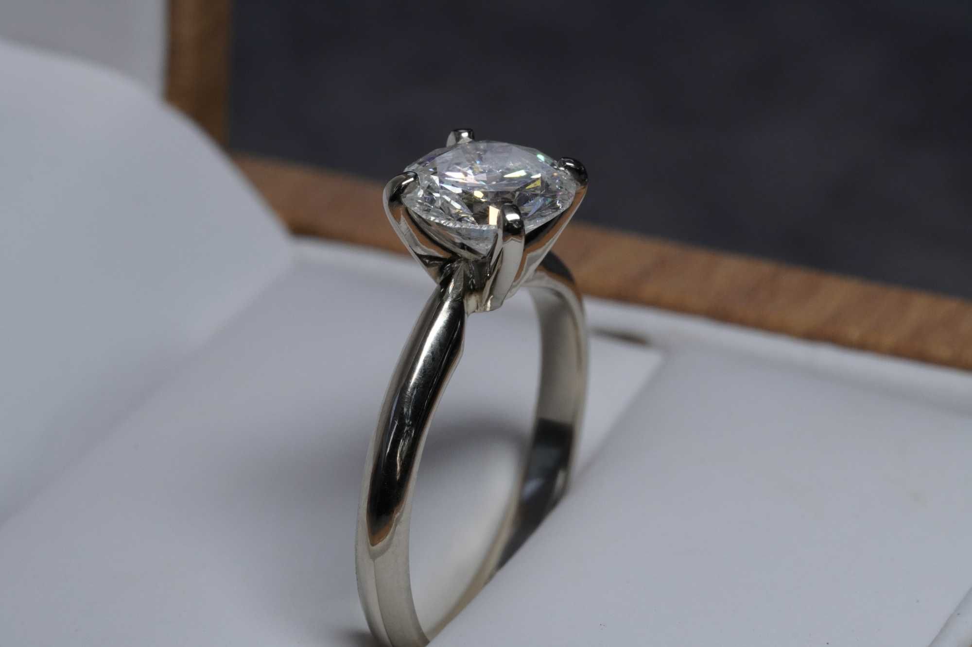 Pierścionek duży diament naturalny brylant 1,64 CT D Si2 Białe 585