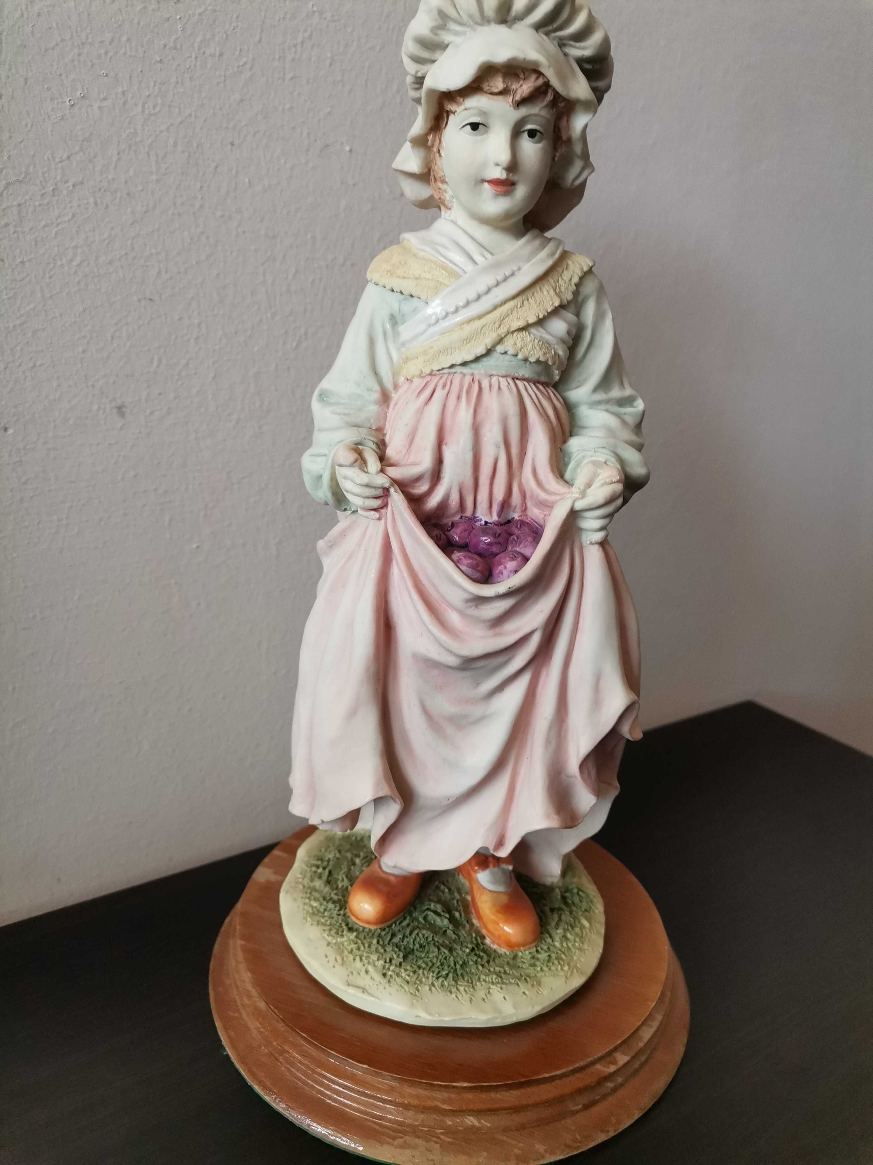 Figurka The Leonardo Collection - Cathering Fruit 1988