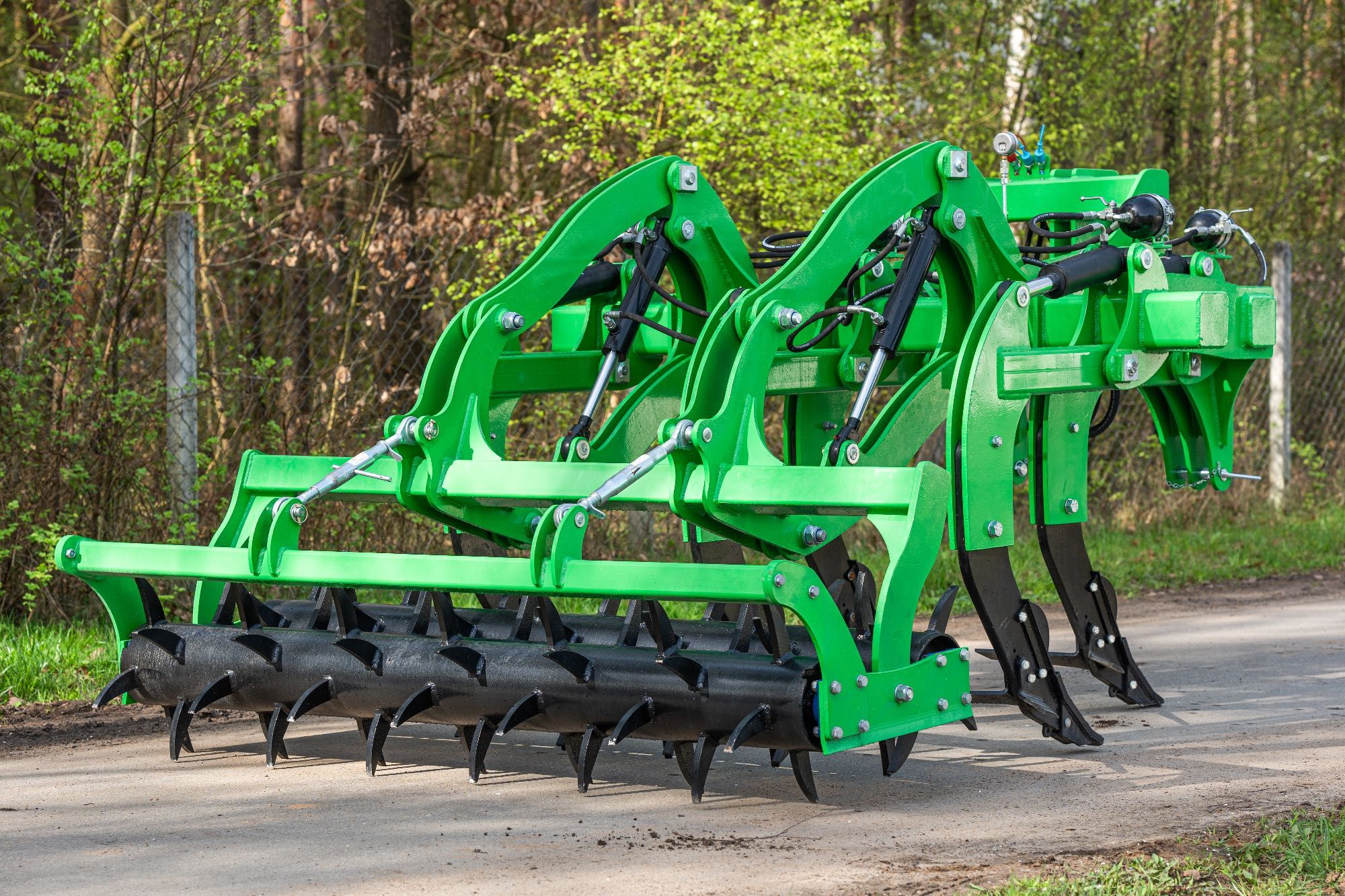 Pług dłutowy Głębosz bezorkowy zabezpieczenie hydrauliczne