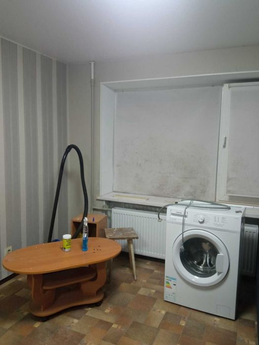 Продам гостинку Салтівка вул.Зубенко  535 м/р   10500 у.е.   M