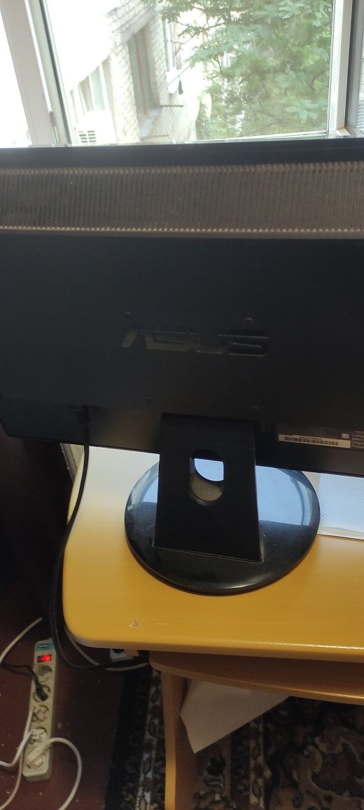 Монитор ASUS 24 дюйма