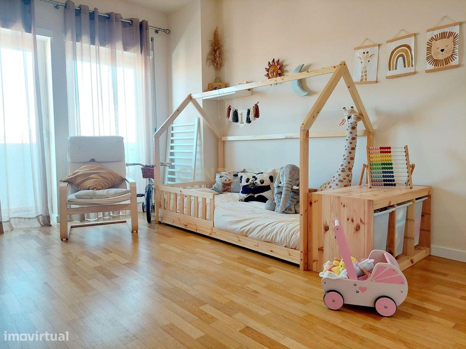 T2 Duplex com Varandas e Parqueamento | A-dos-Cunhados