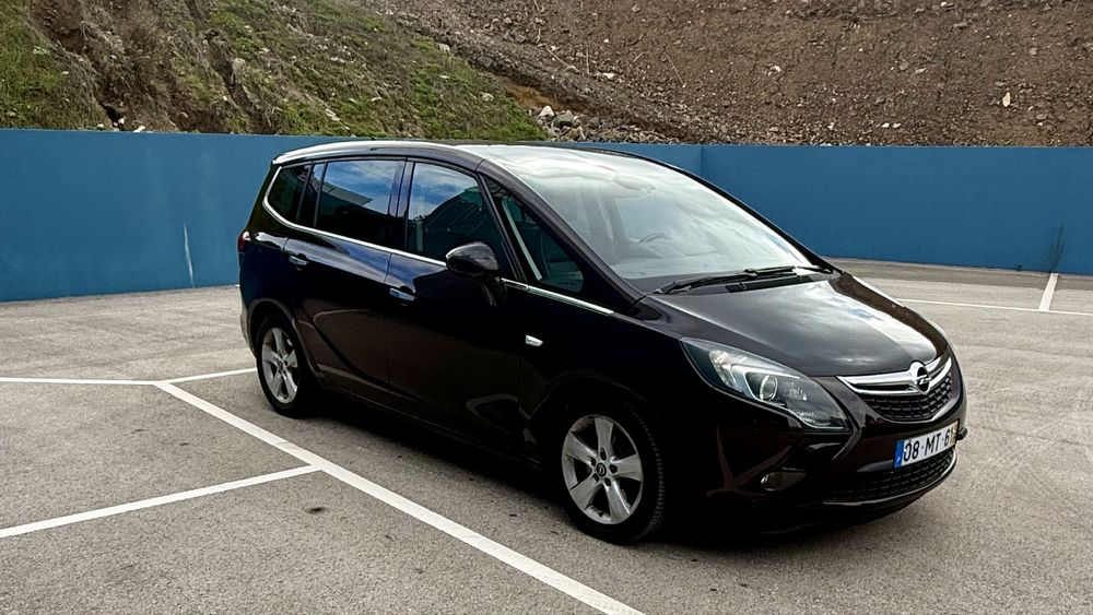 Opel Zafira 2.0 CDTi versão Cosmo - 7 Lugares - Nacional