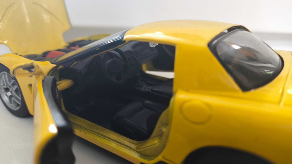 Модель, машинка Chevrolet Corvette 2002 1.24 Maisto Thailand