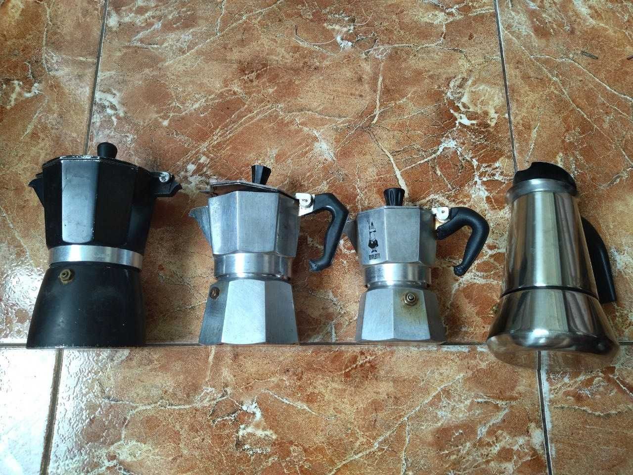 Продаю гейзерные кофеварки  Bialetti Moka Express  б/у.разные модели
