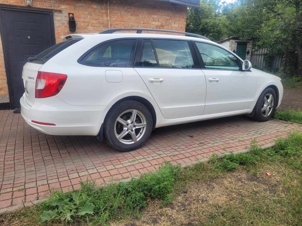 Продам Шкоду Суперб 2.   1.6 tdi