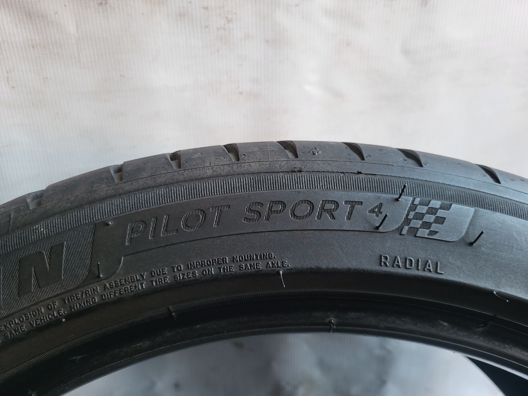 Opony Michelin PilotSport4 225 45 R19 Para 7.7mm