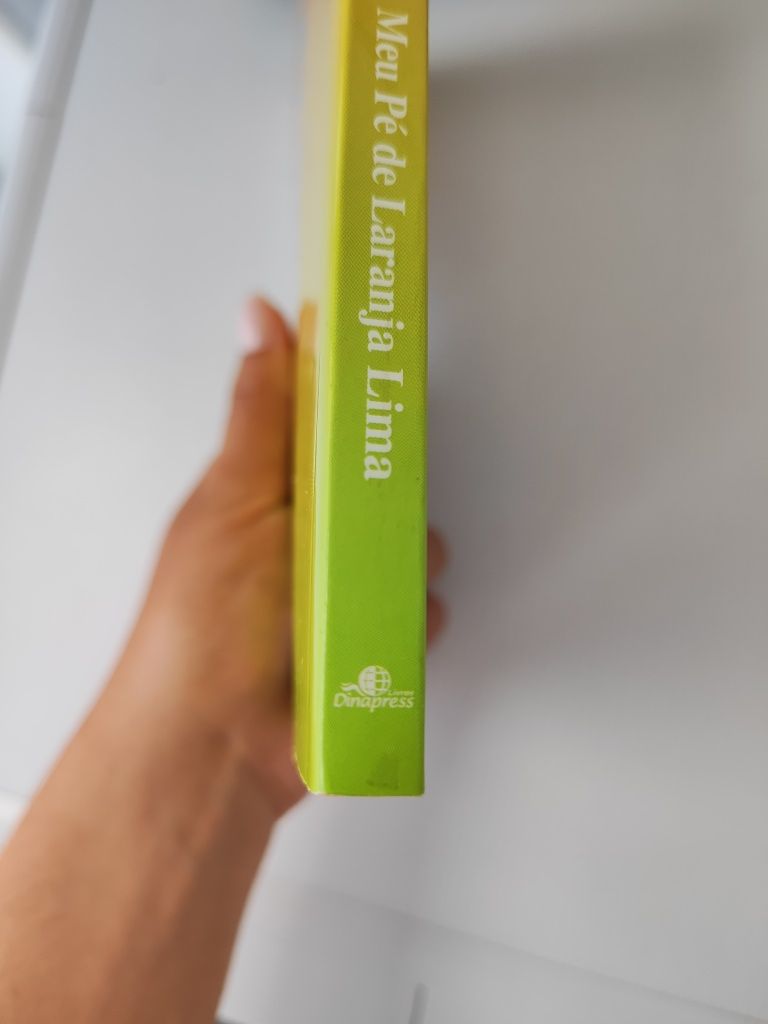 Livro "Meu pé de laranja lima"