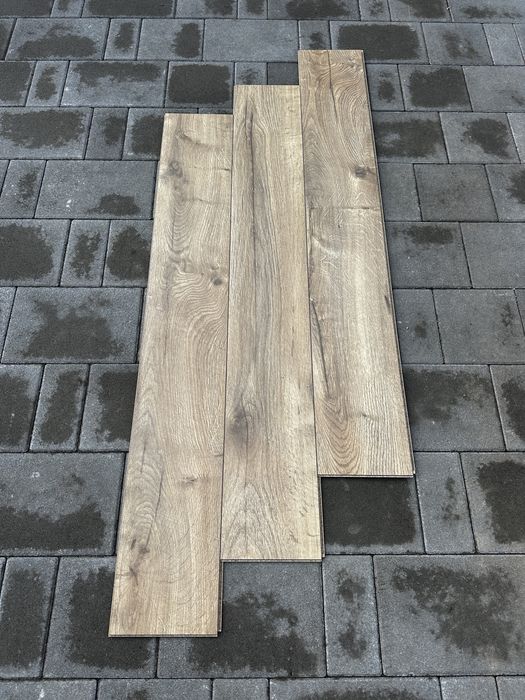 Ламінат EGGER EL2077 "Дуб Лойя коричнева" 8мм/32 фаска 4V 500грн/м2