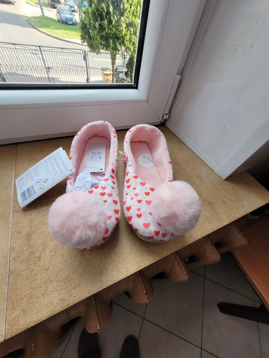 Nowe kapcie damskie 36/37