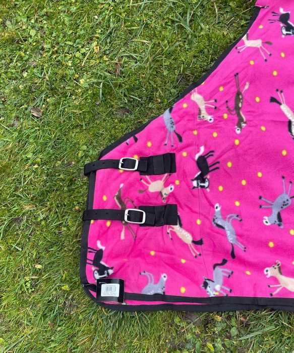 Nowa wyjątkowa polarowa derka róż w brykające kucyki 145 cm